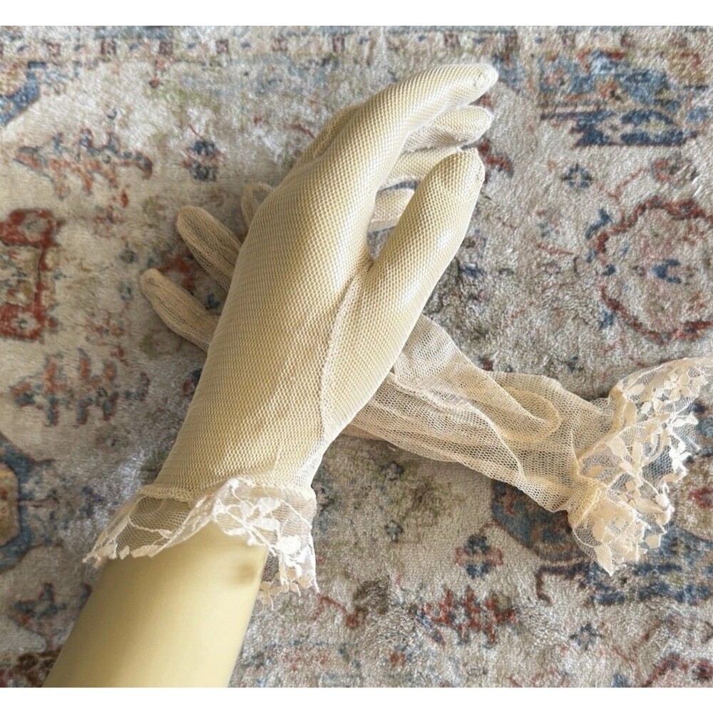 Cream Fine Mesh Fishnet Gloves Lace Ruffle Cuff Vintage 50s Sony Pictures Prop